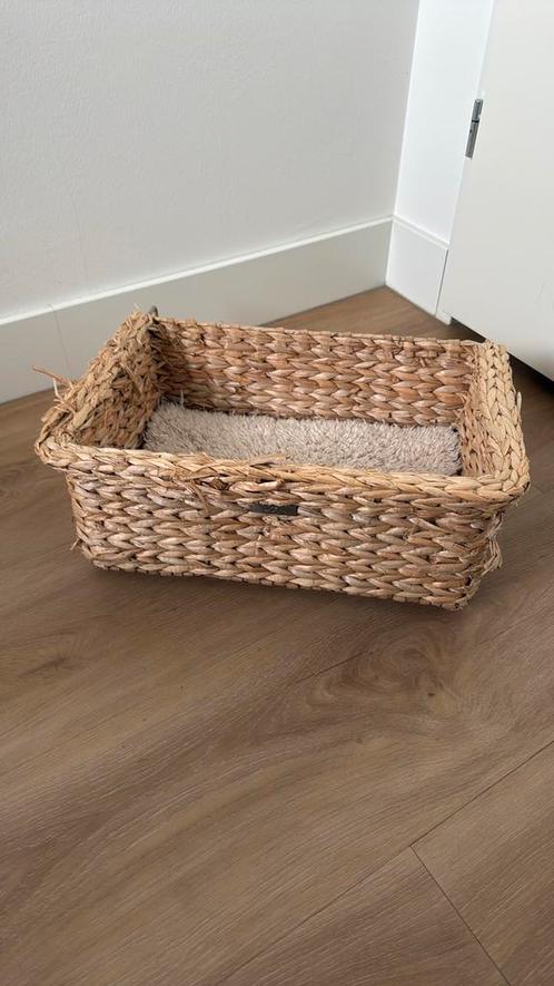Rieten kattenmand (Designed by Lotte), Dieren en Toebehoren, Kattenmanden, Gebruikt, Riet, Ophalen of Verzenden