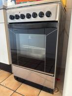 Indesit gasfornuis, Witgoed en Apparatuur, Fornuizen, Ophalen, 4 kookzones, Zo goed als nieuw, Gas