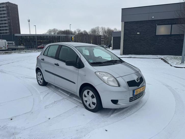 Toyota Yaris 1.3 VVTi Terra, Auto's, Toyota, Bedrijf, Te koop, Yaris, ABS, Airbags, Airconditioning, Boordcomputer, Centrale vergrendeling