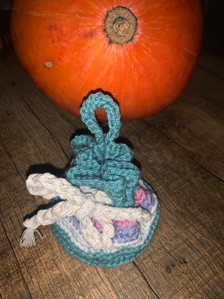 Runenstenen in handgemaakt zakje, Boeken, Esoterie en Spiritualiteit, Nieuw, Overige typen, Spiritualiteit algemeen, Ophalen of Verzenden