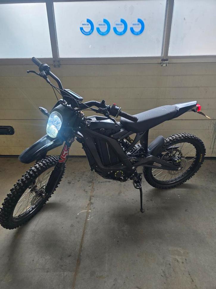 Surron light bee x incl kenteken en extra accu, Fietsen en Brommers, Brommers | Crossbrommers, Overige merken, Ophalen