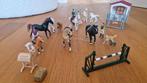 Schleich paarden met stal, honden, Ophalen of Verzenden, Zo goed als nieuw