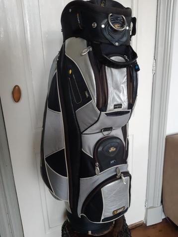 Mooie Cobra golftas/cartbag. Met regenkap en draagriem. beschikbaar voor biedingen