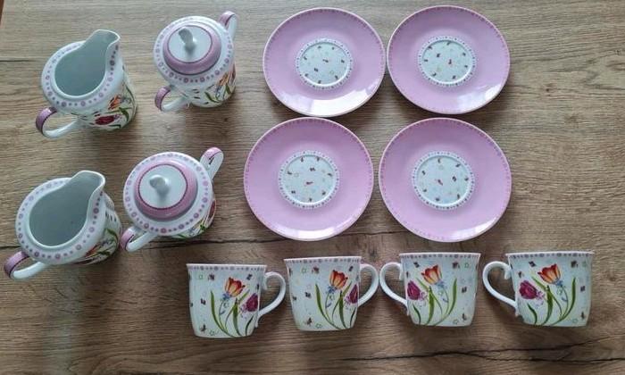 Servies set met tulpen motief, Antiek en Kunst, Antiek | Servies compleet, Ophalen