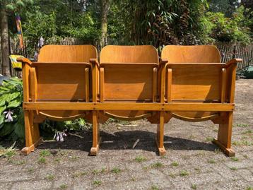setje van drie bioscoopstoeltjes beschikbaar voor biedingen