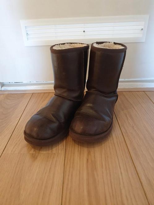 UGG classic short Brownstone leather, Kleding | Dames, Schoenen, Gedragen, Lage of Enkellaarzen, Bruin, Verzenden