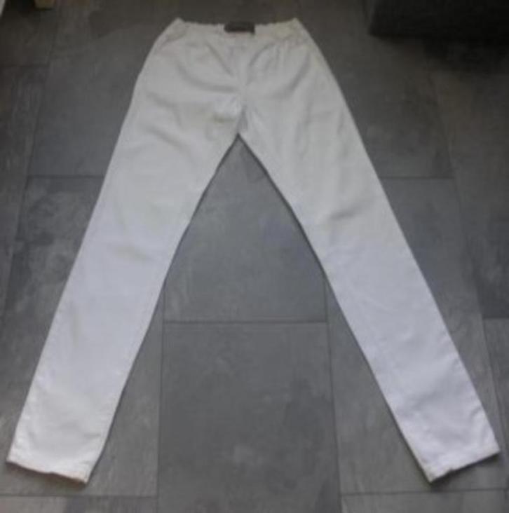 Vero Moda witte jeans, maat XS/S (qwe), Kleding | Dames, Spijkerbroeken en Jeans, Zo goed als nieuw, W27 (confectie 34) of kleiner