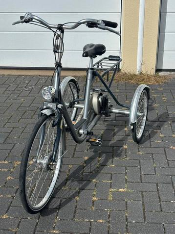 Mooie Huka City driewieler voor volwassenen , rijklaar beschikbaar voor biedingen