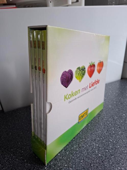 4 kookboeken in casette, Boeken, Kookboeken, Nieuw, Ophalen