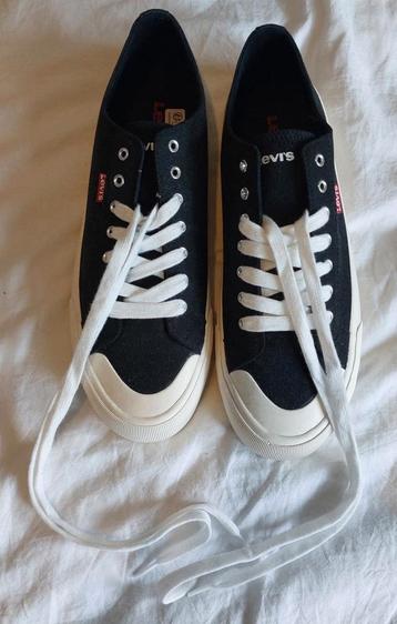 NIEUW + ONGEDRAGEN - Levi's Hernan schoenen maat 44 zwart beschikbaar voor biedingen