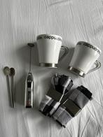 Koffie set, lepels, kopjes, theedoeken en opschuimer NIEUW, Verzenden