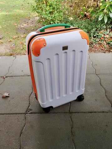 Koffer - Hard kunststof - Wieltjes beschikbaar voor biedingen