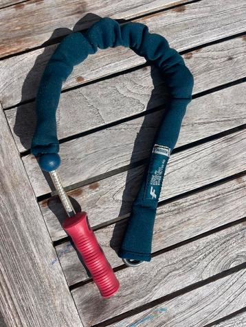 F one leash medium beschikbaar voor biedingen