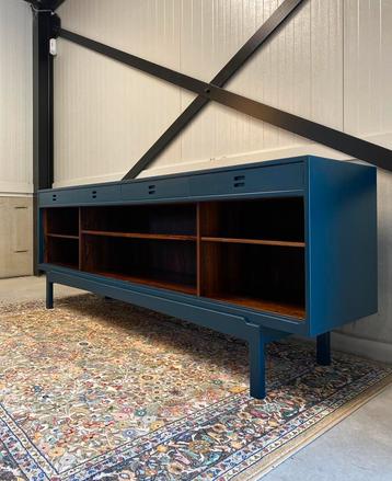 Unieke Vintage Palissander Dressoir Kast beschikbaar voor biedingen