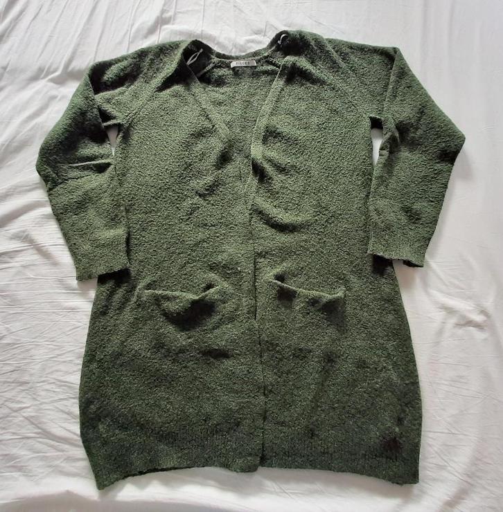 Donkergroen vest, maat M, Pieces, Kleding | Dames, Truien en Vesten, Zo goed als nieuw, Maat 38/40 (M), Groen, Ophalen of Verzenden