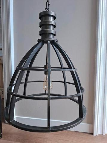 Industriele hanglamp  beschikbaar voor biedingen
