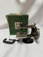 Kinder Singer naaimachine met doos, Antiek en Kunst, Antiek | Naaimachines, Ophalen of Verzenden
