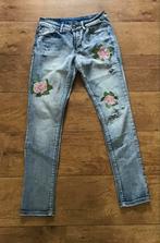 Leuke lichtblauwe jeans met bloemen,, Kleding | Dames, Spijkerbroeken en Jeans, Blauw, W28 - W29 (confectie 36), Ophalen of Verzenden