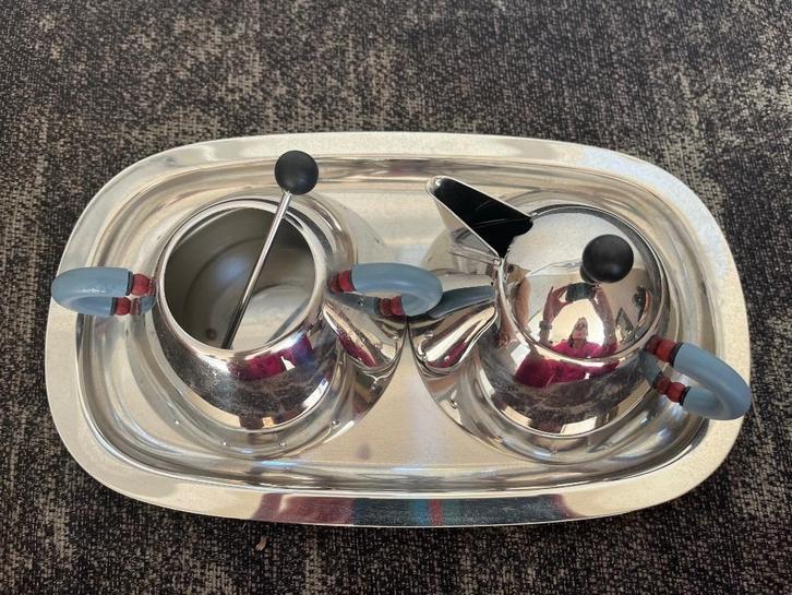 Alessi roomstel M. Graves: suiker en melk, Huis en Inrichting, Keuken | Servies, Gebruikt, Overige typen, Overige stijlen, Overige materialen