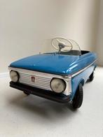 Originele vintage trapauto Moskvich, Ophalen