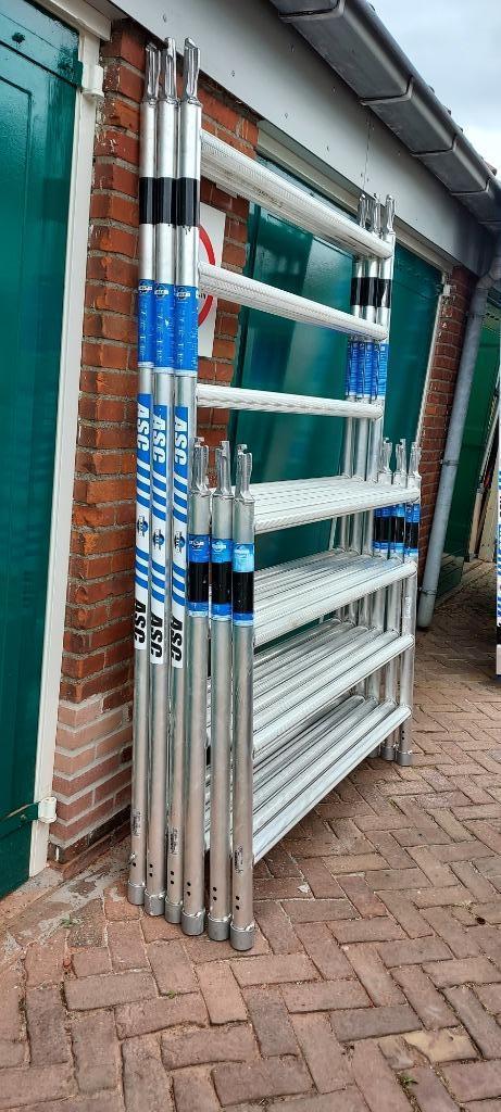 steiger onderdelen ASC -- nieuwstaat-- en DIVERSE materialen, Doe-het-zelf en Verbouw, Steigers, Zo goed als nieuw, Rolsteiger of Kamersteiger