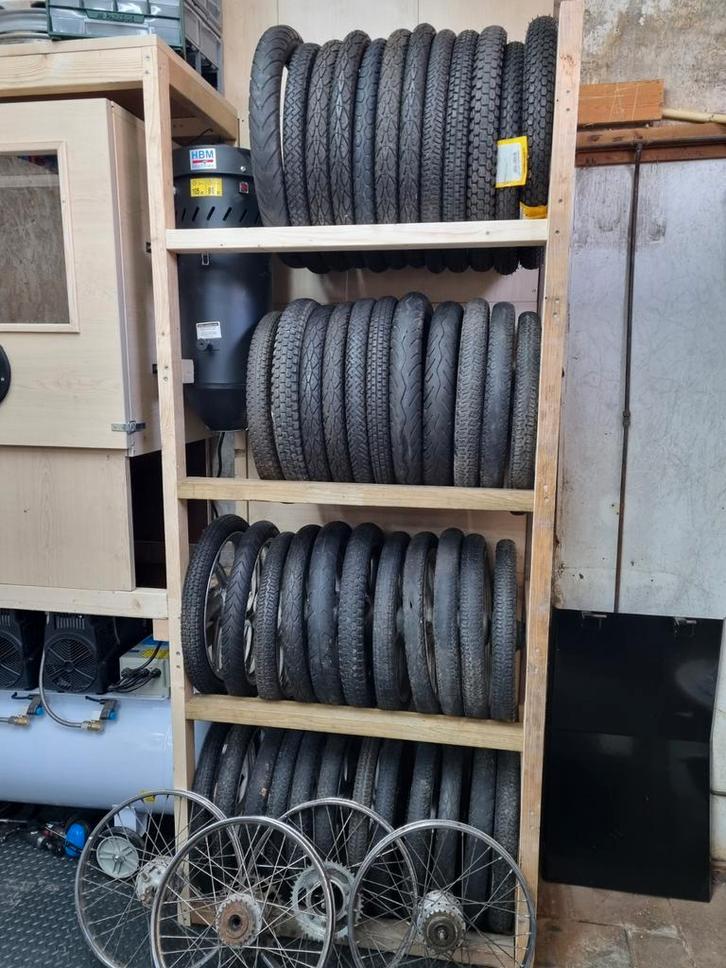 Veel Tomos banden / velgen sets op voorraad!, Fietsen en Brommers, Brommeronderdelen | Algemeen, Nieuw, Ophalen of Verzenden