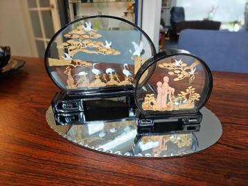 Vintage Aziatische diorama's met o.a. kraanvogels beschikbaar voor biedingen