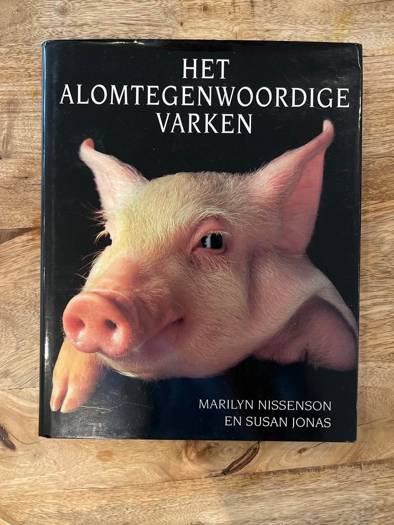 Het Alomtegenwoordige Varken - Mooie Foto's, Ophalen of Verzenden, Zo goed als nieuw, Natuur algemeen