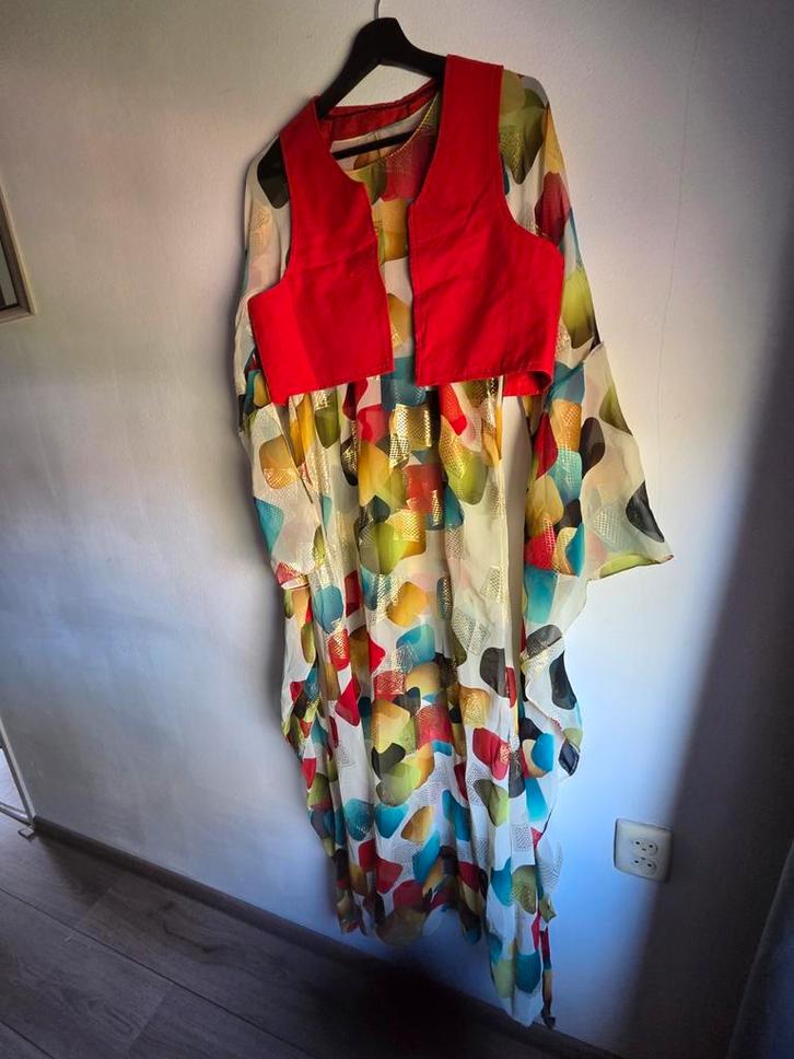 Koerdische jurk met gilet, Kleding | Dames, Gelegenheidskleding, Gedragen, Overige typen, Rood, Ophalen of Verzenden
