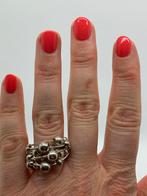 V834 Prachtige zilveren modernist ring maat 19, 19 tot 20, Ophalen of Verzenden, X, Dame