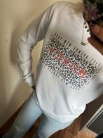 Witte trui met print - Maat M, Ophalen of Verzenden, Zo goed als nieuw, Maat 38/40 (M), Wit