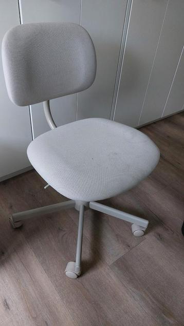 Ikea bureaustoel taupe beschikbaar voor biedingen