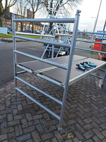 Te koop extra brede en lange Kamersteiger  beschikbaar voor biedingen
