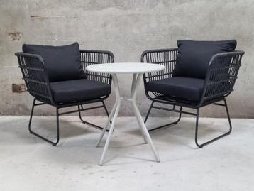 !!ACTIE!! 2x tuinstoel + bijzettafel beschikbaar voor biedingen