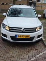 Volkswagen Tiguan 1.4 TSI 90KW BMT 2012 Wit, Auto's, Voorwielaandrijving, Zwart, 4 cilinders, 75 €/maand