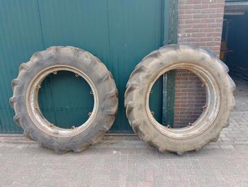 banden 13.6r38 en velgen beschikbaar voor biedingen