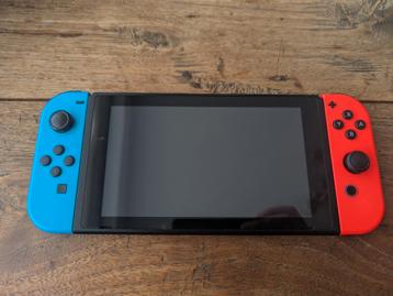 Nintendo Switch met travel case en Micro SD card beschikbaar voor biedingen