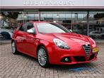 Alfa Romeo Giulietta 1.4 T Exclusive (bj 2015, automaat), 65 €/maand, Euro 6, 4 cilinders, Lichtsensor