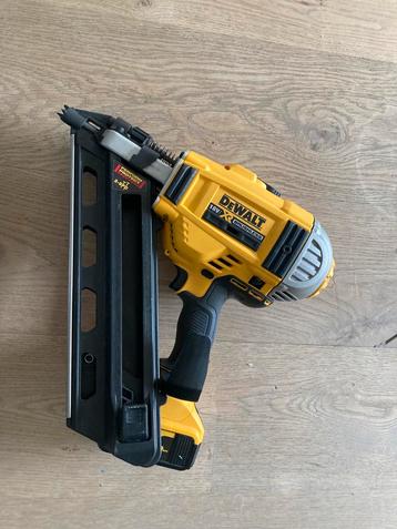 Te koop de walt constructie tacker DCN692 beschikbaar voor biedingen