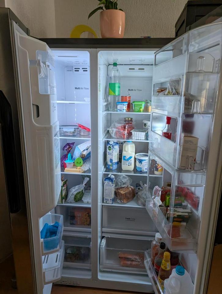 LG amerikaanse Koelkast - Werkt Prima!Af te halen vanaf 1feb, Witgoed en Apparatuur, Koelkasten en IJskasten, Gebruikt, Met aparte vriezer