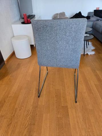 4 eetkamer stoelen  beschikbaar voor biedingen