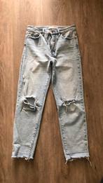 Hippe jeans stradivarius maat 40 met gaten, Kleding | Dames, Spijkerbroeken en Jeans, Gedragen, Blauw, W30 - W32 (confectie 38/40)