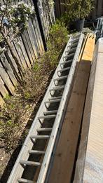 Ladder aluminium 2x 14 treden, Doe-het-zelf en Verbouw, Ladders en Trappen, Ophalen of Verzenden, Zo goed als nieuw, 4 meter of meer