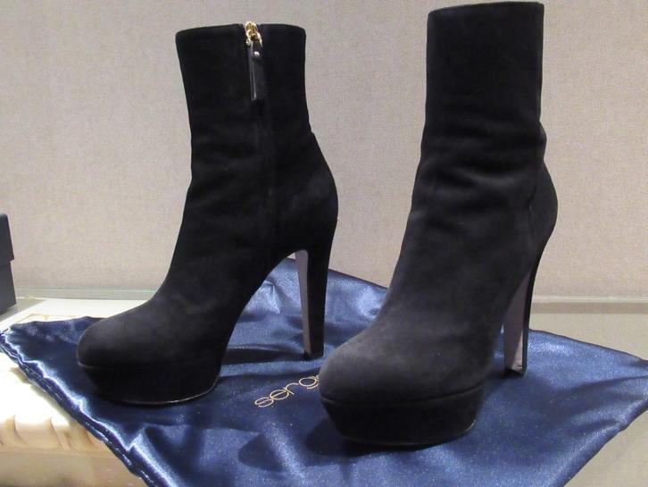 Zwarte suède Sergio Rossi laarzen met platform, mt 37, Kleding | Dames, Schoenen, Zo goed als nieuw, Lage of Enkellaarzen, Zwart