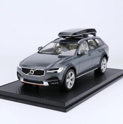 1:18Volvo V90 CC Ocean Race - Grijs - Inclusief Luxe vitrine, Hobby en Vrije tijd, Modelauto's | 1:18, Nieuw, Auto, Overige merken
