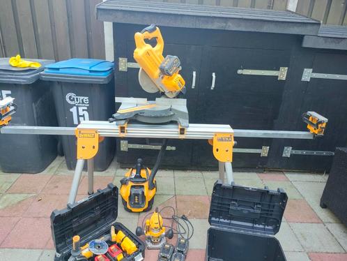 DeWalt tools accu & cable, Doe-het-zelf en Verbouw, Gereedschap | Zaagmachines, Zo goed als nieuw, Afkortzaag, 1200 watt of meer