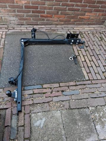 Van swing arm wegdraaiende trekhaak module fietsendrager  beschikbaar voor biedingen