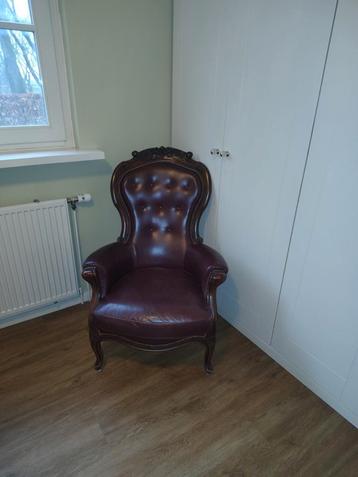 Mooie leren fauteuil  beschikbaar voor biedingen
