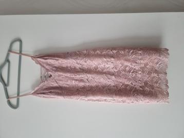 Guess jurk L beschikbaar voor biedingen