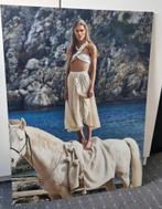 Glamour poster (op hard kunstof) model op paard, Ophalen of Verzenden, Zo goed als nieuw, Mode algemeen